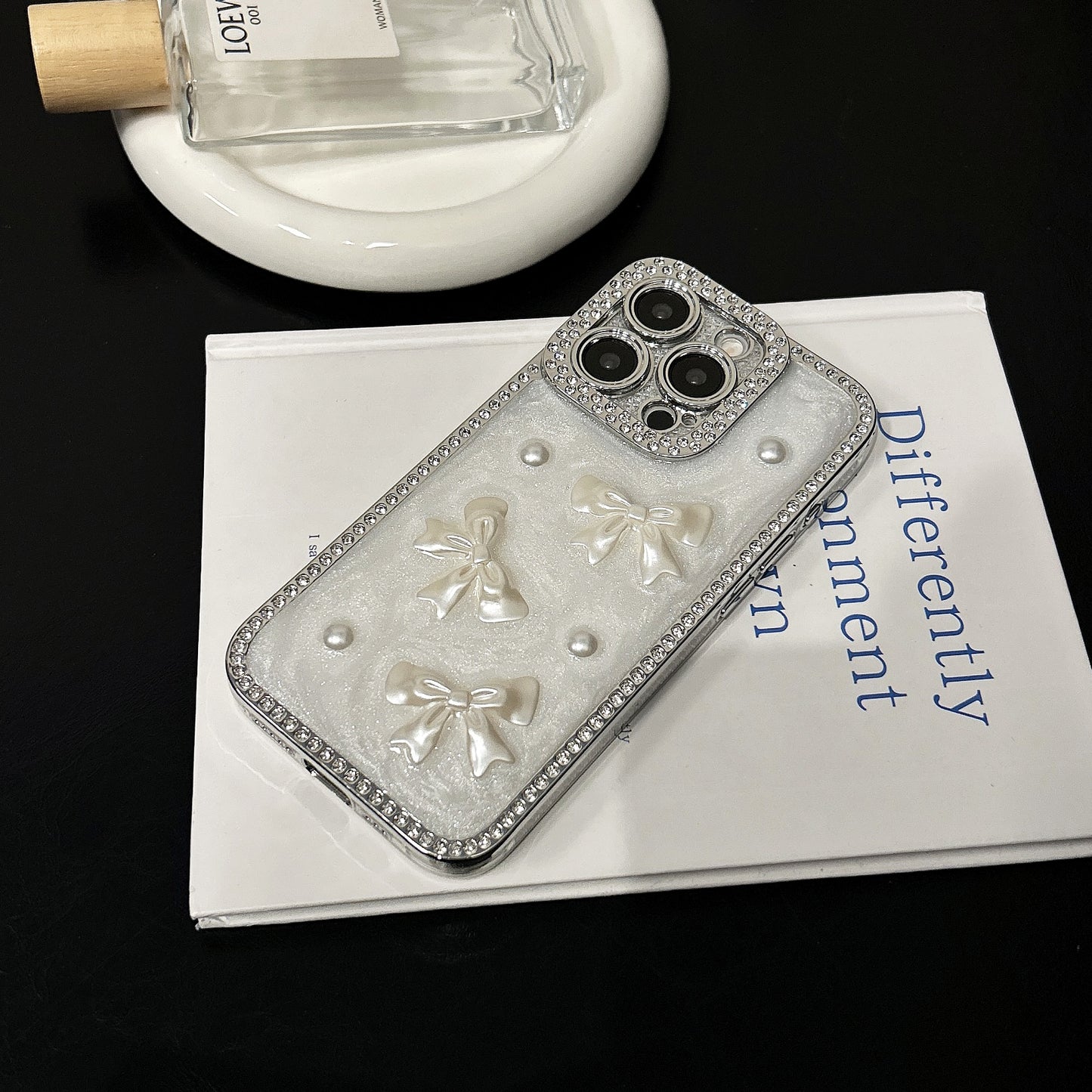 Pearl Bow iPhone Case – Diamond-Studded Design with Glossy Finish, Elegant Pearl Detailing, Luxury Protective Case for iPhone 16/15/14/13, Perfect Gift for Her