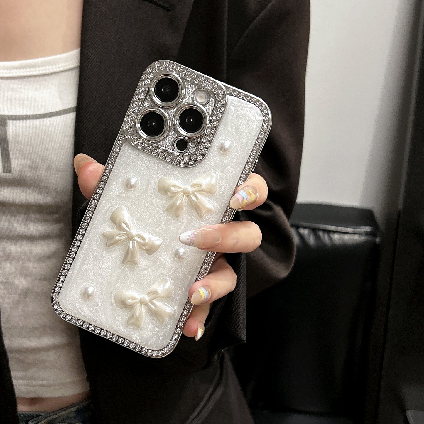 Pearl Bow iPhone Case – Diamond-Studded Design with Glossy Finish, Elegant Pearl Detailing, Luxury Protective Case for iPhone 16/15/14/13, Perfect Gift for Her