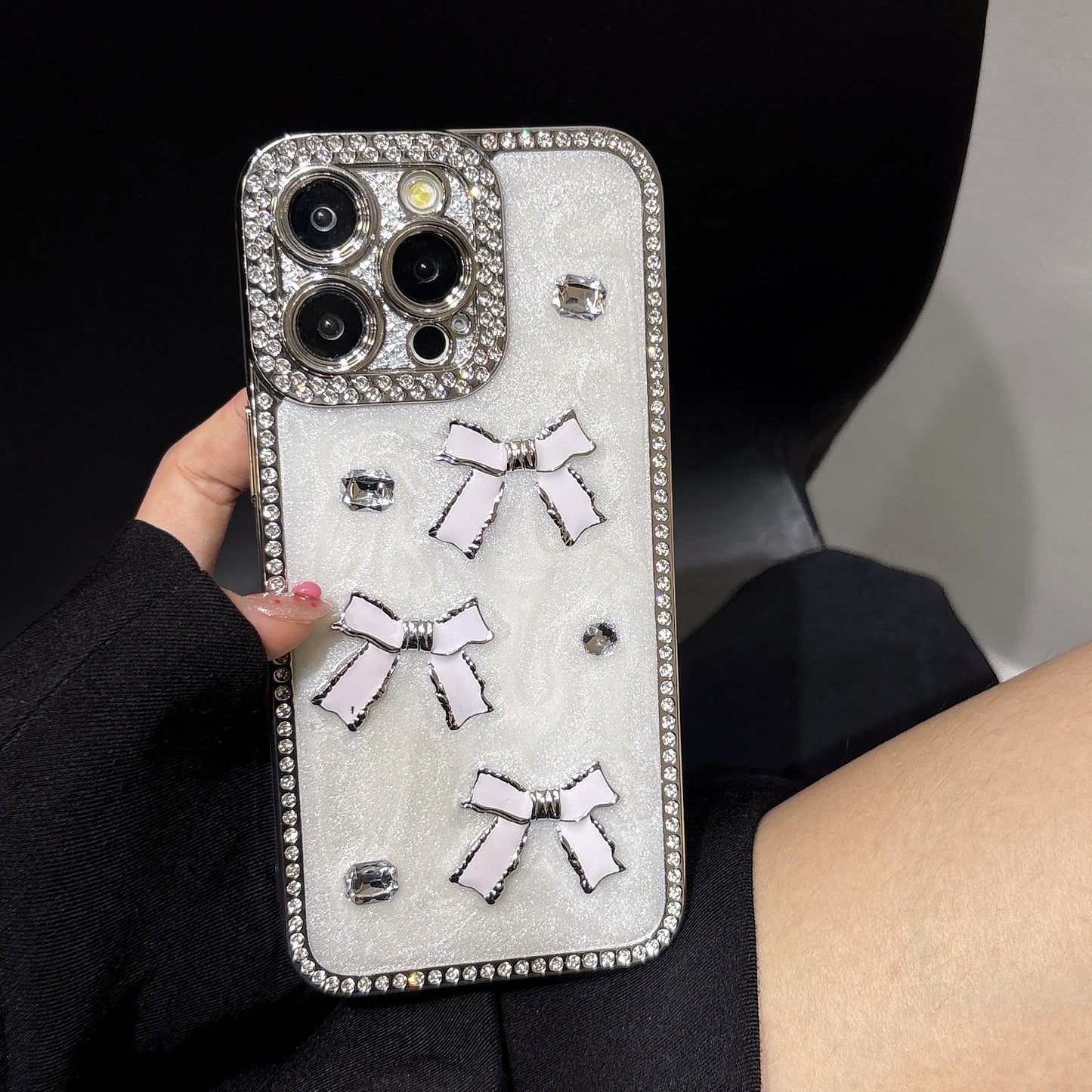 Crystal Bow iPhone Case – Diamond-Encrusted Design with Glossy White Finish, Elegant and Chic, Perfect for iPhone 16/15/14/13 Luxury Gift for Her