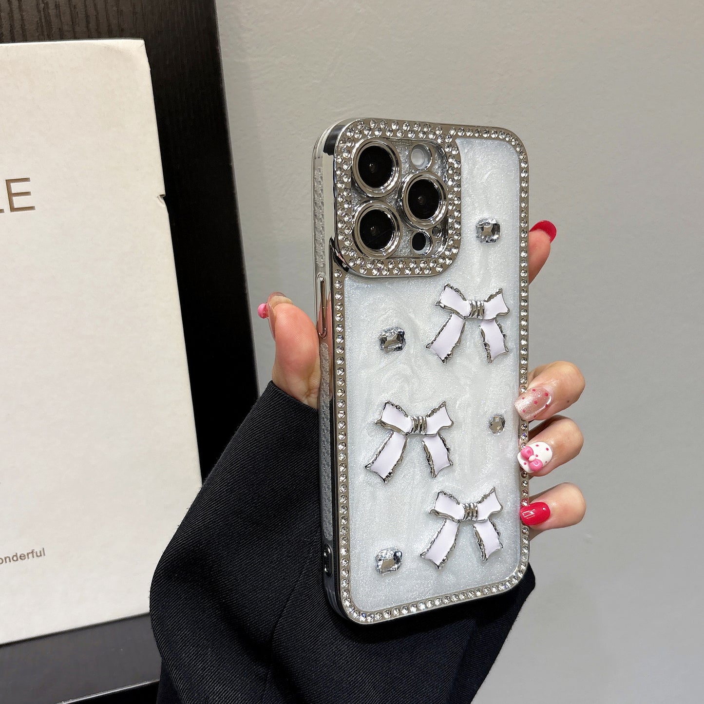 Crystal Bow iPhone Case – Diamond-Encrusted Design with Glossy White Finish, Elegant and Chic, Perfect for iPhone 16/15/14/13 Luxury Gift for Her