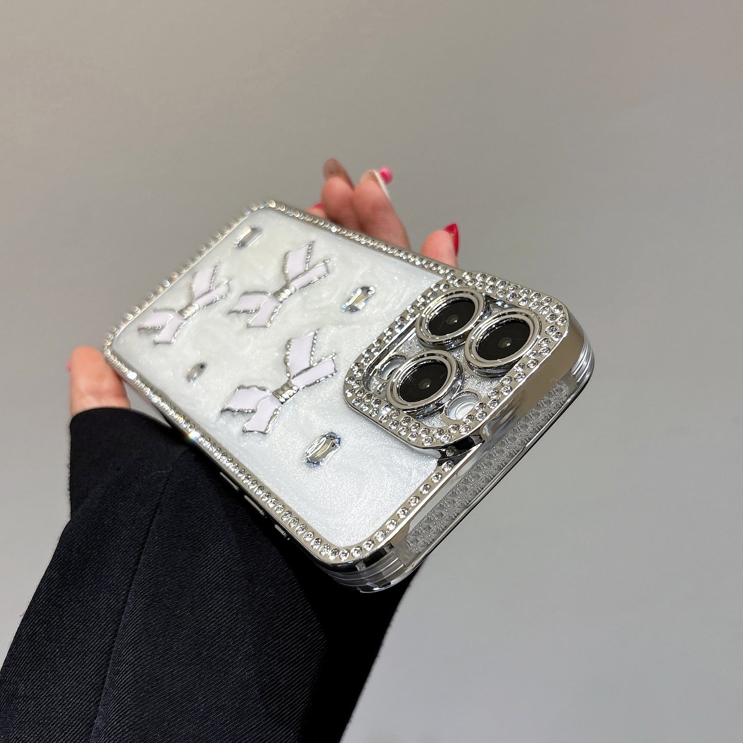 Crystal Bow iPhone Case – Diamond-Encrusted Design with Glossy White Finish, Elegant and Chic, Perfect for iPhone 16/15/14/13 Luxury Gift for Her